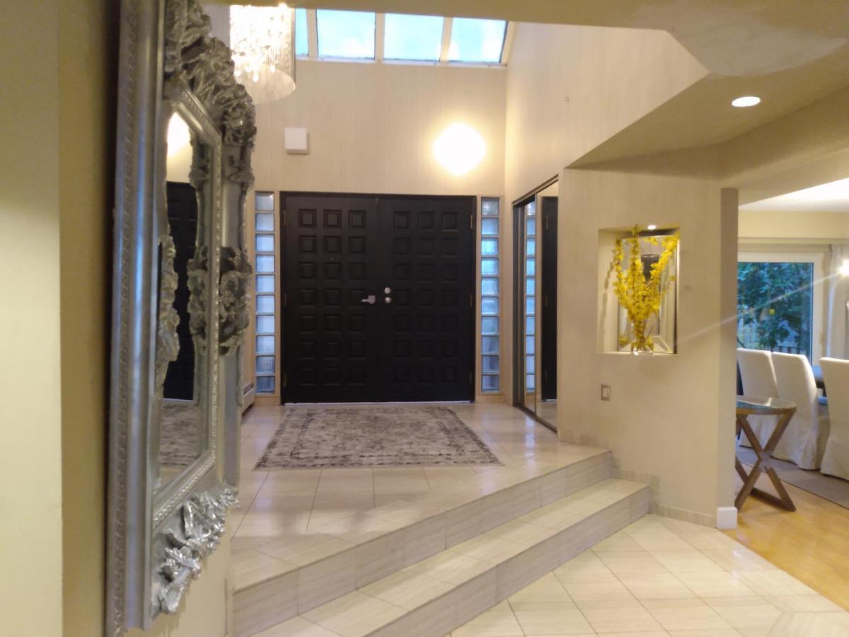 Suite Smart Vancouver Exterior photo